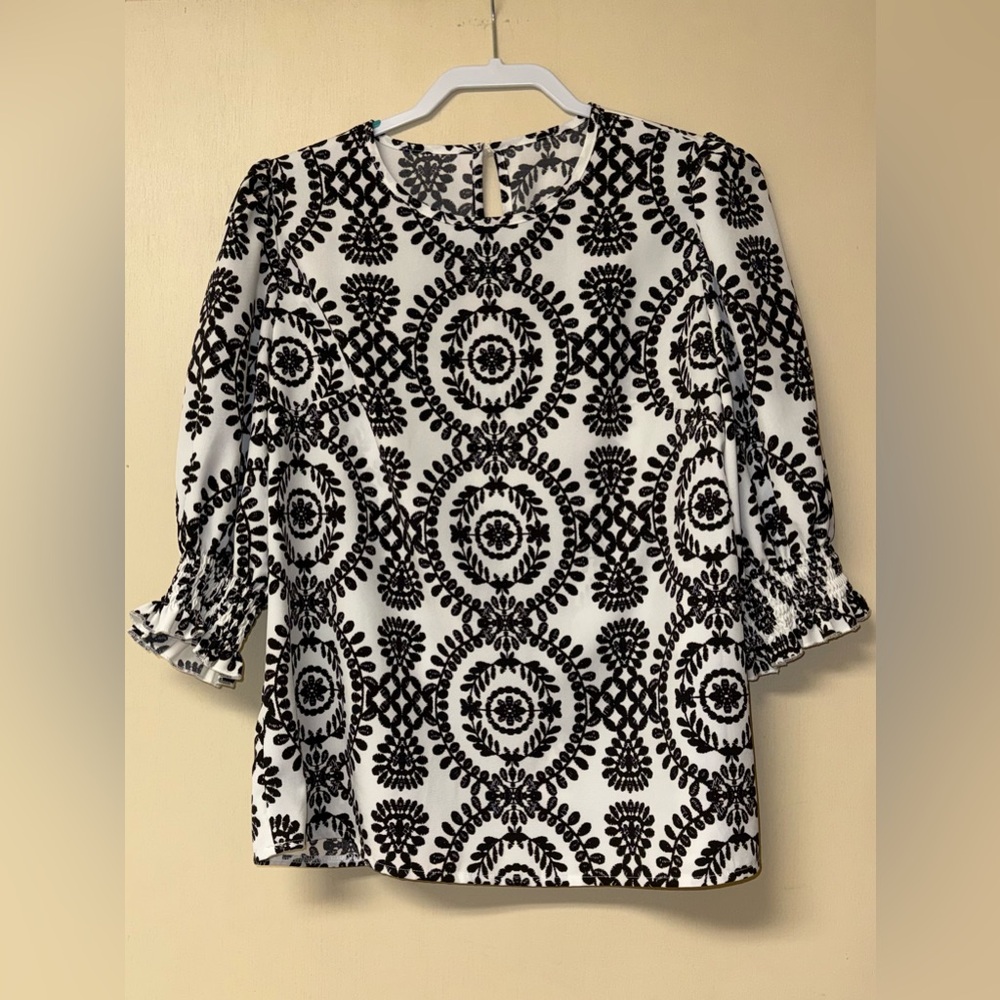 Women's Black & White Printed Blouse